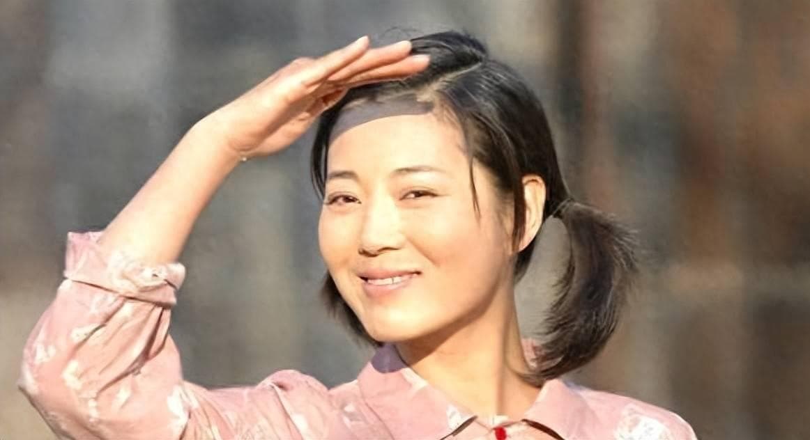 王茜华：演艺事业坎坷，姐弟恋终成眷属，45岁圆梦生子