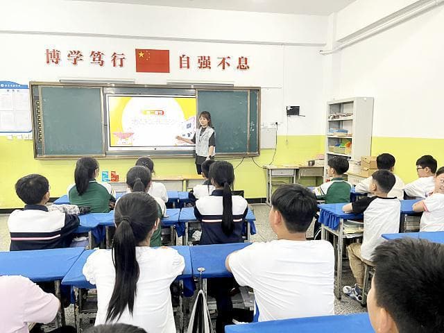 河南淇县实验学校实施“1530”安全教育模式