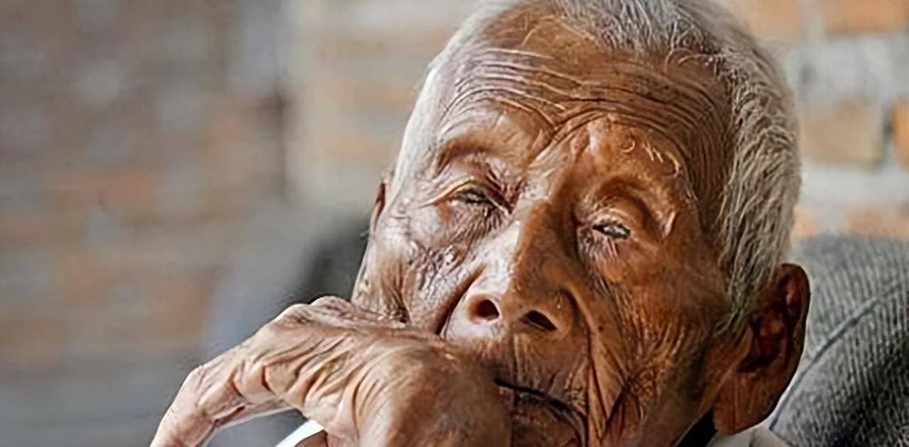 为什么有人能感觉死期？医生：人死前的一年，会出现这几种感觉