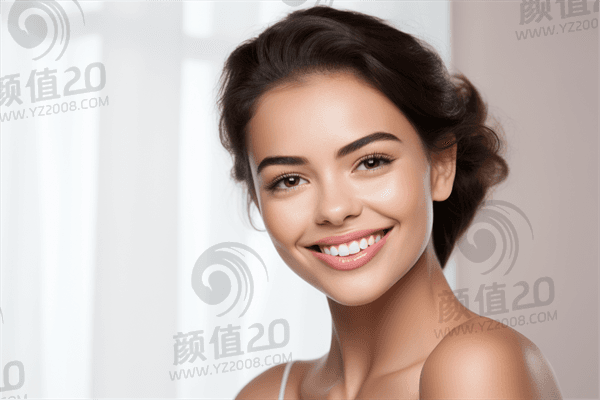 如何处理仍然是红色的疤痕印子？有哪些有效的方法可以改善它们？