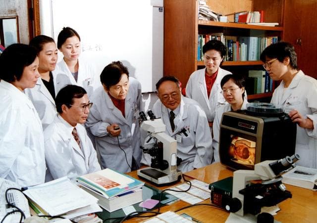 别小看这所医科大学，从里面走出五院士，还“手握”量子计算机？