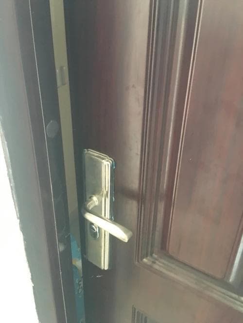 防盗门保险栓出现故障，应该如何修复？