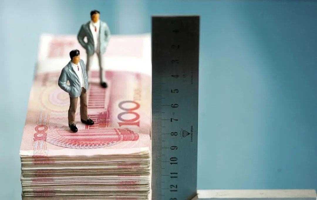 目前的中国社会中，有多少人仍然拿着3000元的月薪？普遍吗？