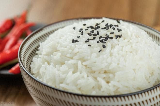 煮米饭总发粘不好吃？只需多加1味料，大米颗粒分明香味足