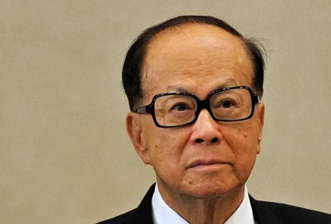 香港政府介入！李嘉诚刚要推进交易进程，就一脚踢在钢板上