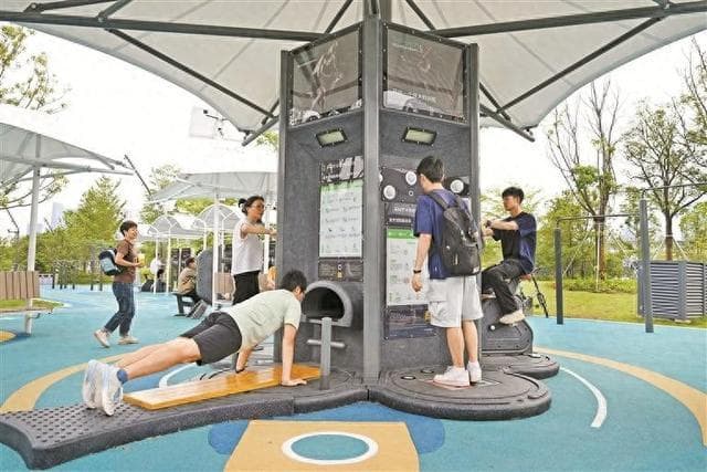深圳公园数量达1290个，智能健身设施广受欢迎