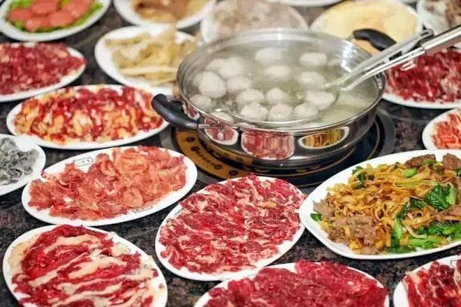 嫩！《人民日报》今日“假日生活”版面报道潮州牛肉火锅！