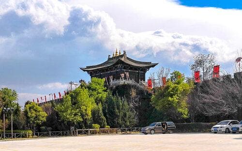 大理天龙八部影视城：金庸武侠世界的影视拍摄基地