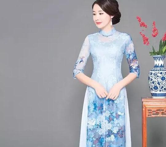 不穿一件淡蓝色的优雅旗袍，何以倾国倾城，国色天香！