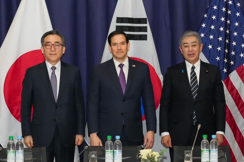 韩美日外长再次重申实现朝鲜无核化
