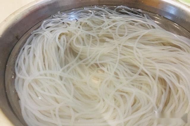 粉条煮多久最好？掌握这些小技巧，粉条Q弹不糊锅