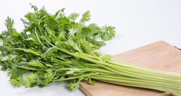 芹菜生吃好还是不好？（了解其营养与安全，享受最佳食用方式。）