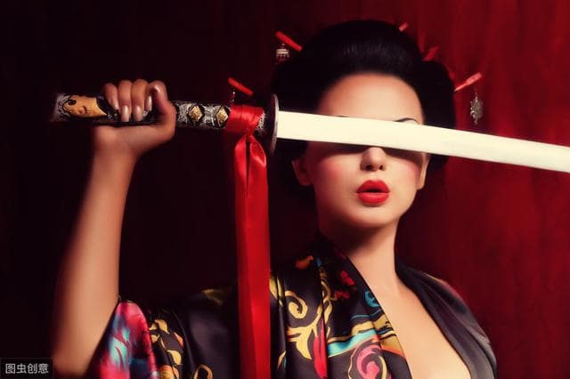 《枕草子》：日本女人的温柔，实际上是绵里藏针