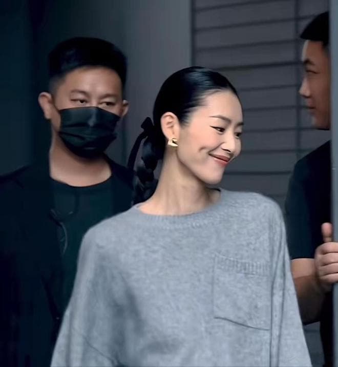 刘雯再登维密舞台，从外貌质疑到国际超模的逆袭之路
