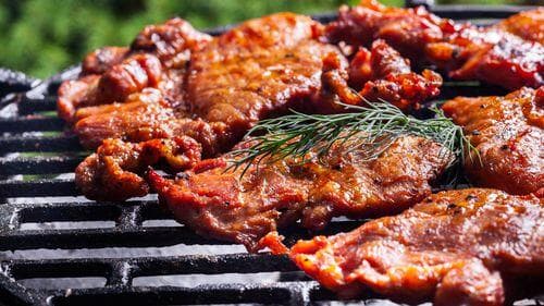在家自制烤肉：从食材到蘸料的完整攻略