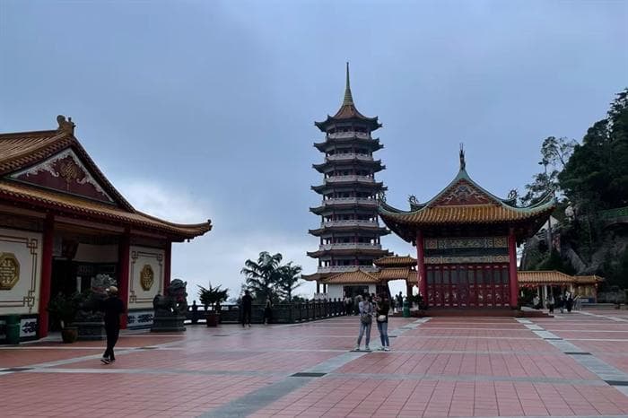 易经64卦哲学的深度探索(通俗易懂，解密易经卦象的意义与哲理)