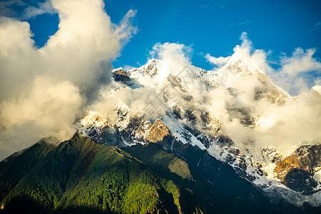 南迦巴瓦峰：观景、徒步与摄影的完美指南