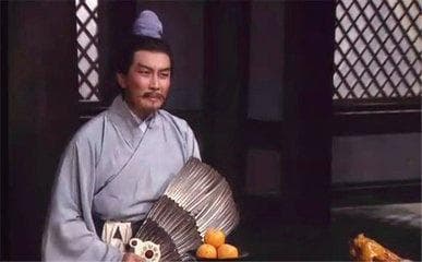 曹操、孙权雄霸一方，刘备手无寸土，为何孔明最终选择了刘备？