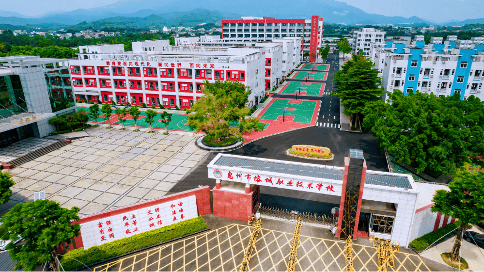 职校：初中毕业读职校，如何平衡技能学习与文化素养提升？