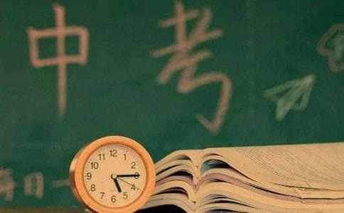 中考满分作文语言技巧：修辞、古诗与句式运用