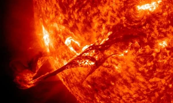 2687年前的春秋时期：突发灾难性"太阳危机"