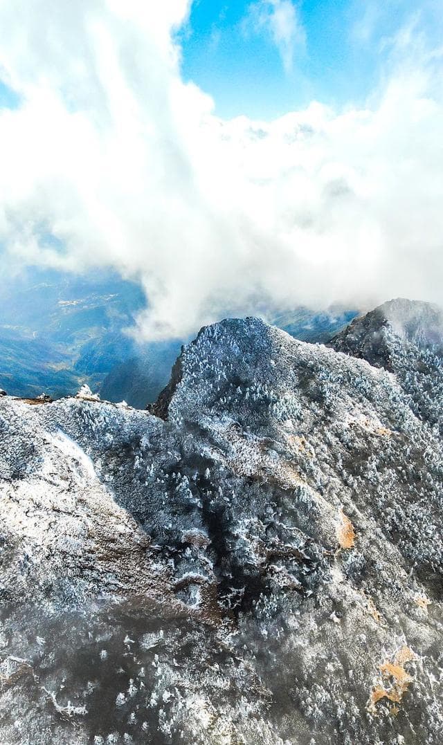 轿子雪山冬季游：雪景、美食、文化三日体验