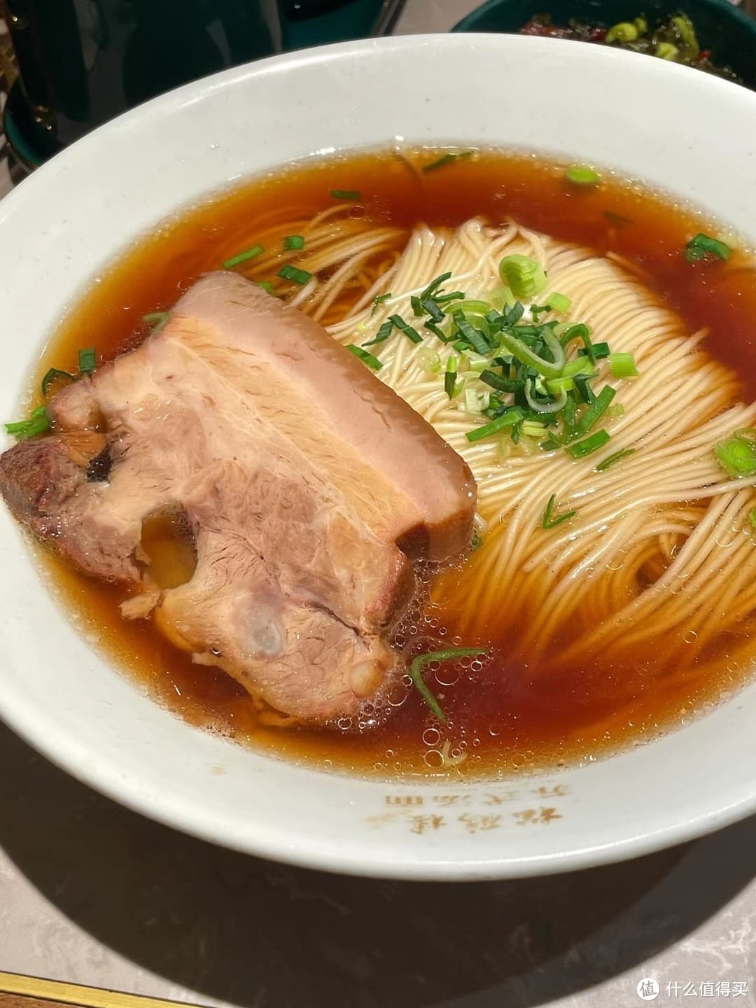 苏式红汤面：江南风味的鲜香传奇