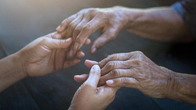 政策支持下，“备老经济”如何下好养老“先手棋”？