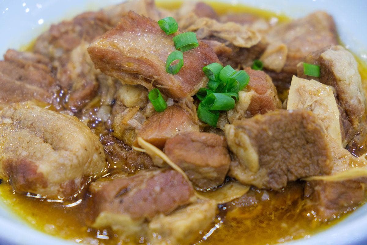 炖牛肉总是硬？这些专业技巧让你的牛肉入口即化