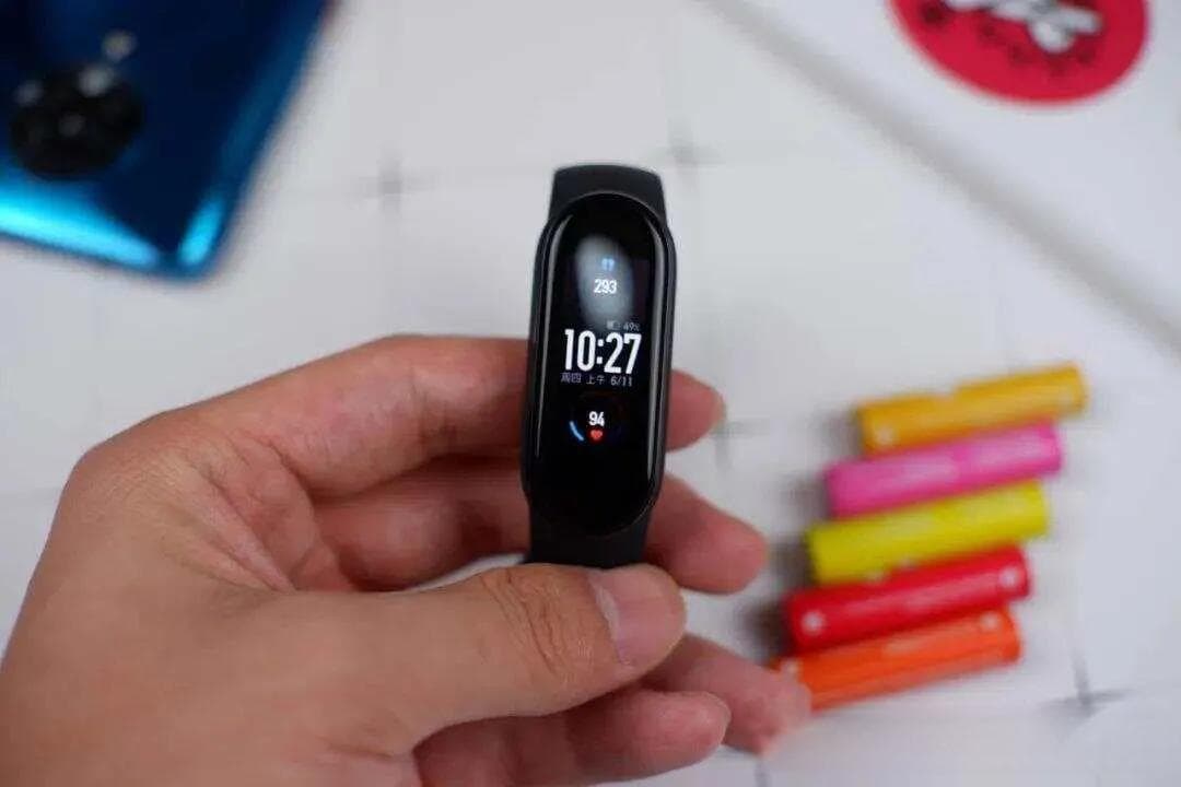 手环NFC功能：鸡肋还是神器？深度解析帮你做出明智选择
