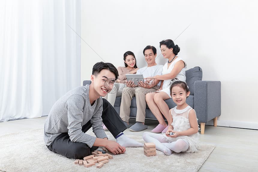 即使不在家也能拿到邮政快递：智能取件柜与投递点的利用