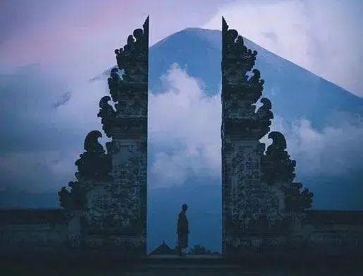七月初一进鬼月，“地门开”有讲究，1不去2不喝3不吃，传统要知道