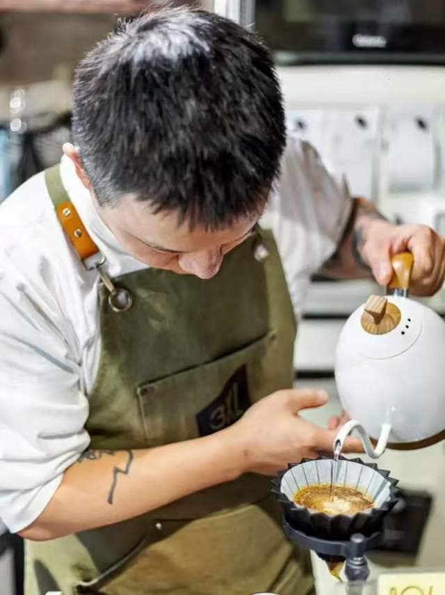 消费热 年味浓丨这些年轻人 让潮流消费更“新”更“潮”