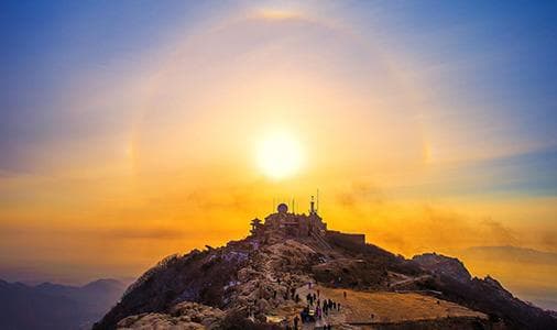泰山：五岳之首的壮丽与人文