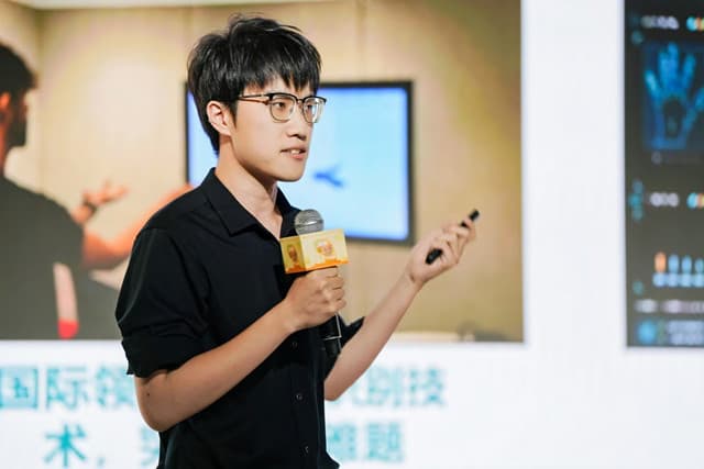 这群Z世代学子连接聋人的“无声世界”，给他们打造一个手语数字人