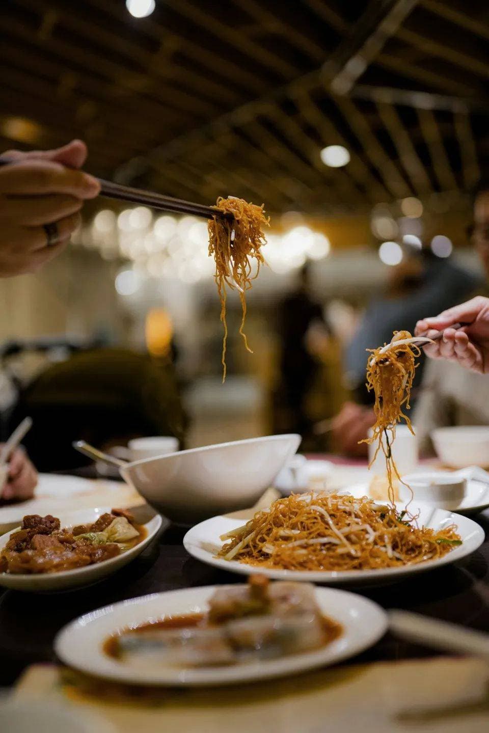 餐饮业陷入内卷，忙活半年没赚钱