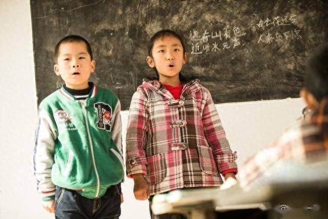 贫困中的倔强：为何困难环境塑造了孩子的"犟脾气"