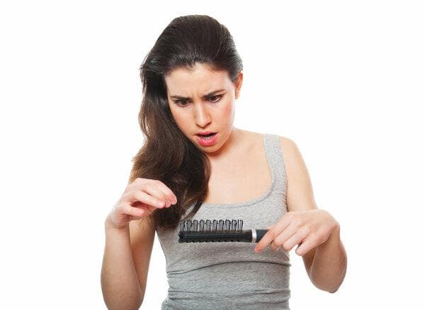 女生掉头发是缺什么营养
