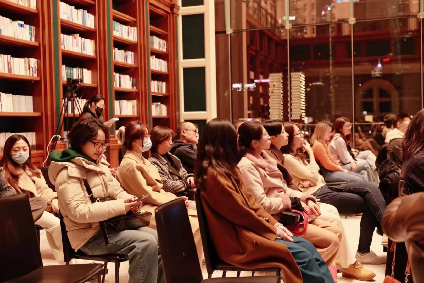 重新养育自己，心理博士剖析现代人的情绪困境