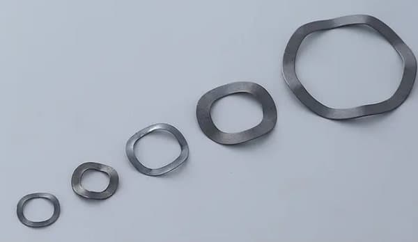 波形弹簧垫圈：类型、使用方式及标准详解