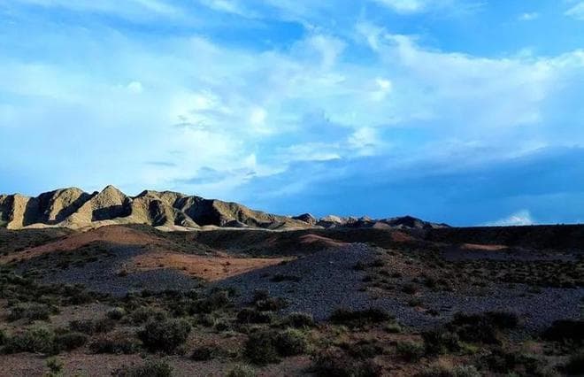 马鬃山：大西北高山中的“矮子”，因海拔低得不到水汽而遍布戈壁