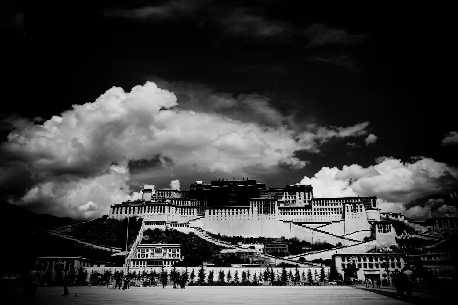 西藏旅游必备：藏传佛教禁忌全攻略