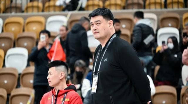 中国篮协推动中国男篮发展，计划引入海外归化球员