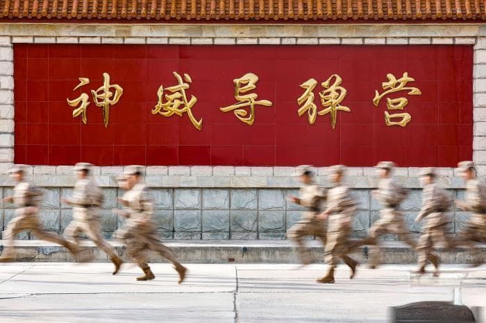 军营探访：军士群体这“一老”为何是部队发展的“一宝”