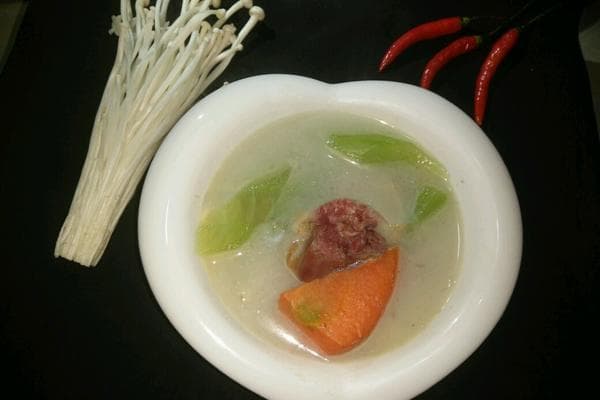 腊鸭腿炖菜制作详解：去咸有妙招，配菜可随心