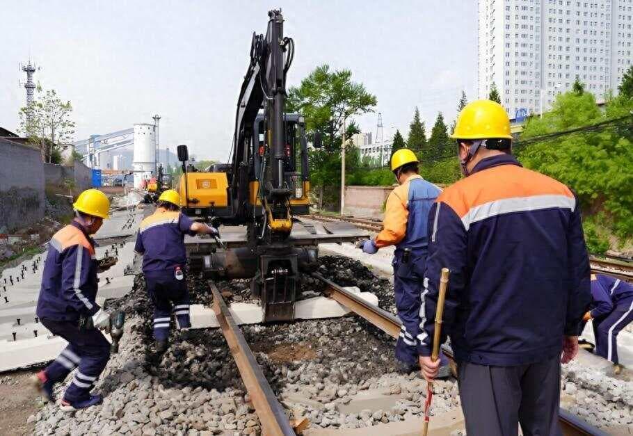 铁路建设引入智慧工地系统，实现全方位安全监控