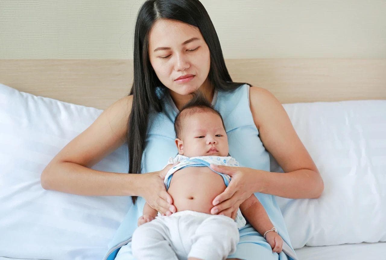 新生儿肠胀气：7招缓解+3大禁忌，家长必知