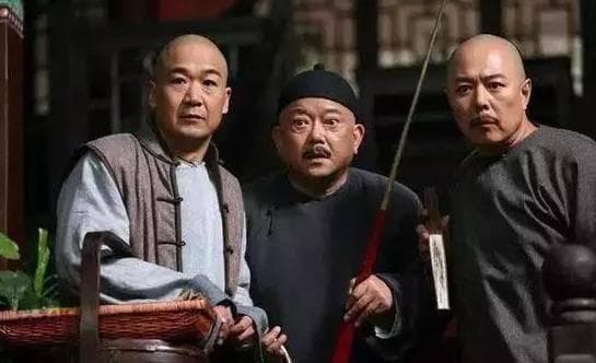 《铁齿铜牙纪晓岚》：揭秘和珅与乾隆的“宫斗”
