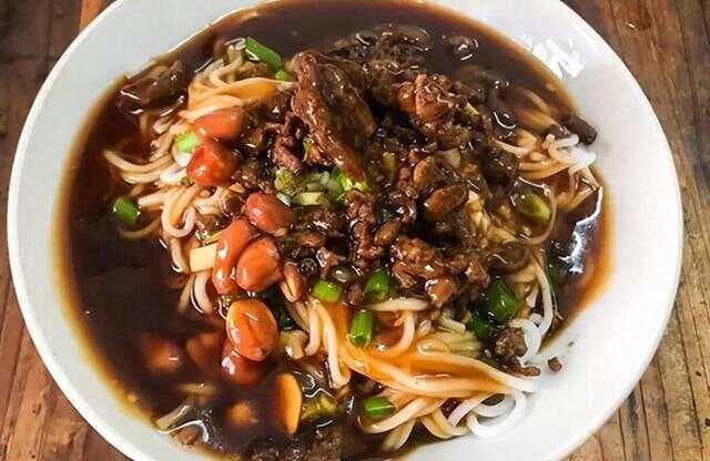 海南十大名面：从腌面到鸡屎藤粉，感受海岛美食的独特魅力