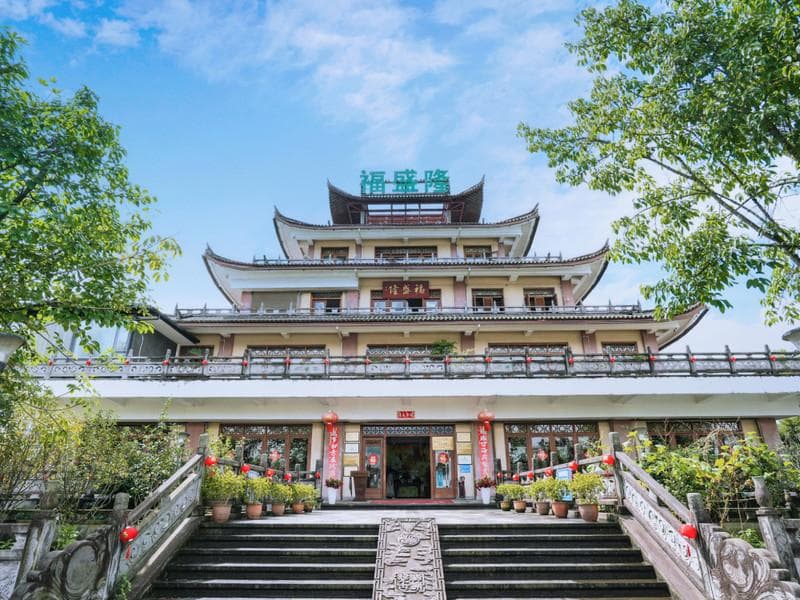 腾冲旅游攻略：五天深度游路线图及福盛隆翡翠探秘之旅